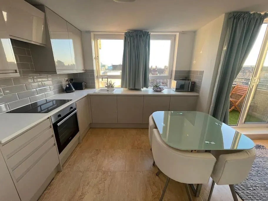 Stylish Flat Next To Tower Of London And Skd Marina Apartment