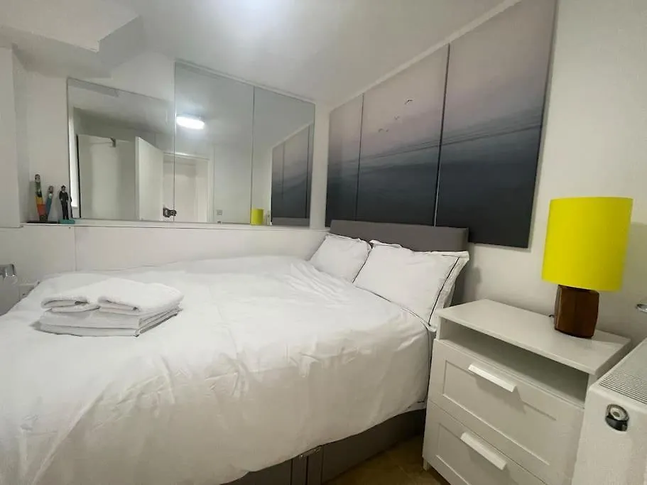Stylish Flat Next To Tower Of London And Skd Marina Apartment 0*,  United Kingdom